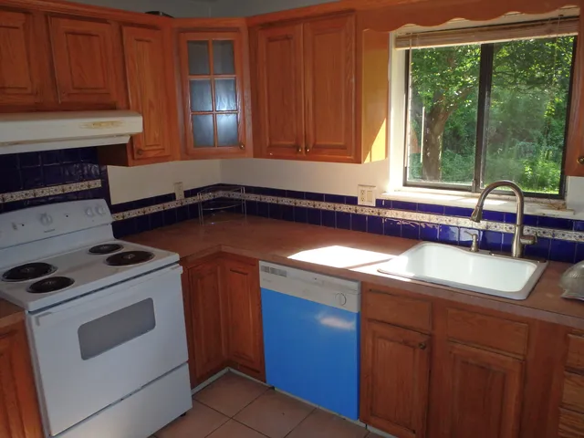 $1,800 | 249 High Path Road, Windsor, CT 06095