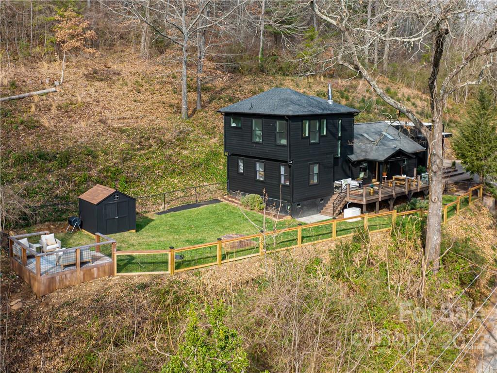 170 South Delano Road Asheville, NC 28805 - Photo 3 of 48 front view of a house with a yard