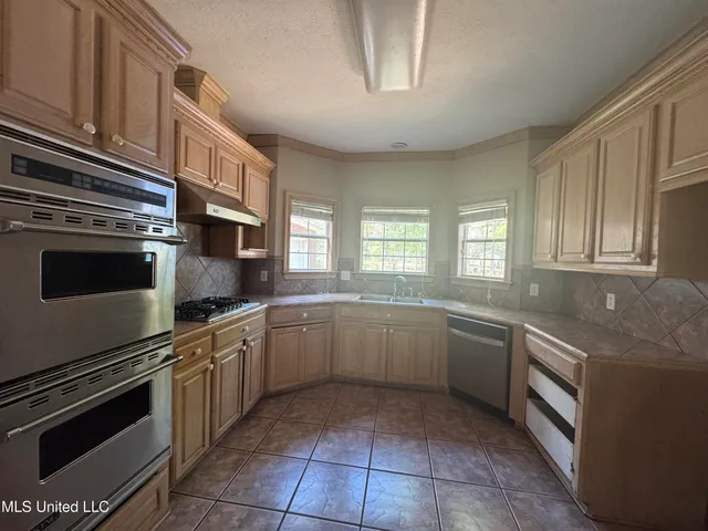 $260,000 | 316 Southhaven Drive, Byram, MS 39272