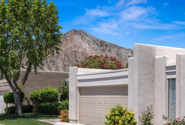 a view of outside area