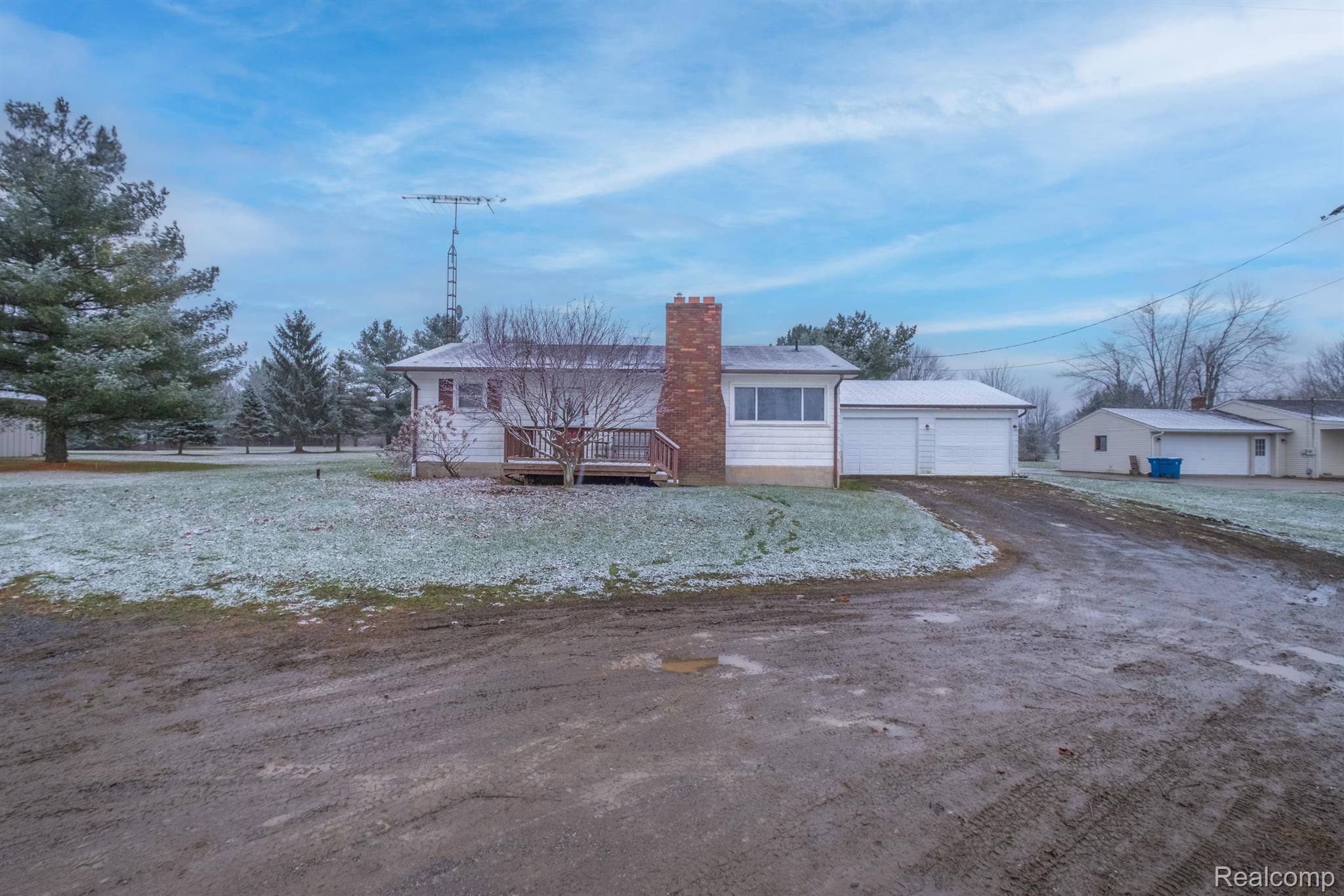 4101 West Ray Road Grand Blanc, MI 48439 - Photo 2 of 21 Gravel driveway