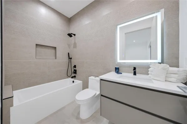 $5,999,999 | 8795 Valencia Court, Parkland, FL 33067