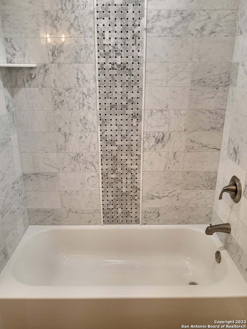 1839 Lois Street Kerrville, TX 78028 - Photo 17 of 23