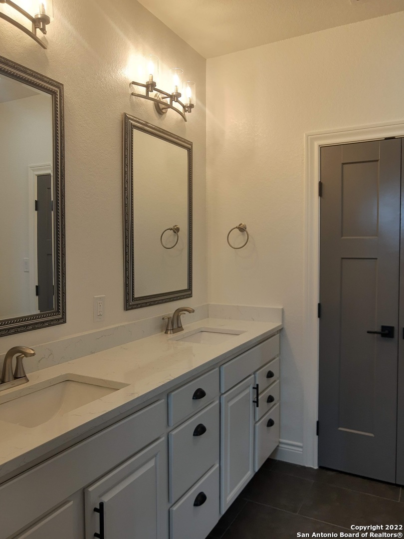 1839 Lois Street Kerrville, TX 78028 - Photo 19 of 23