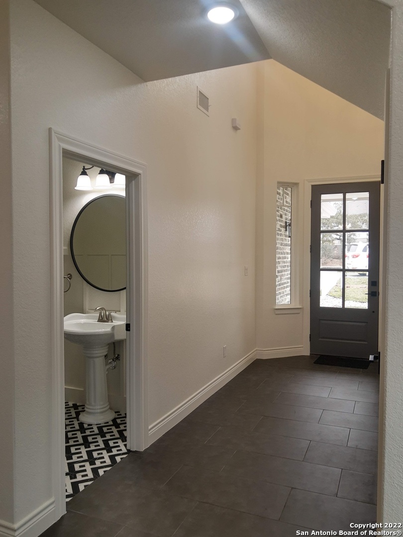 1839 Lois Street Kerrville, TX 78028 - Photo 2 of 23