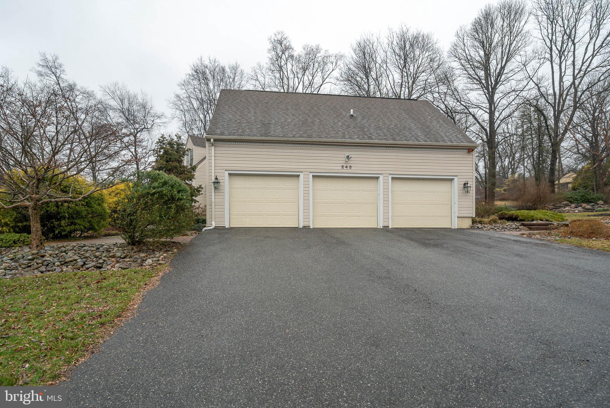 243 Painter Road Media, PA 19063 - Photo 3 of 50 Garage