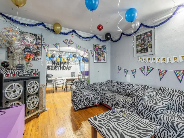 a view of livingroom