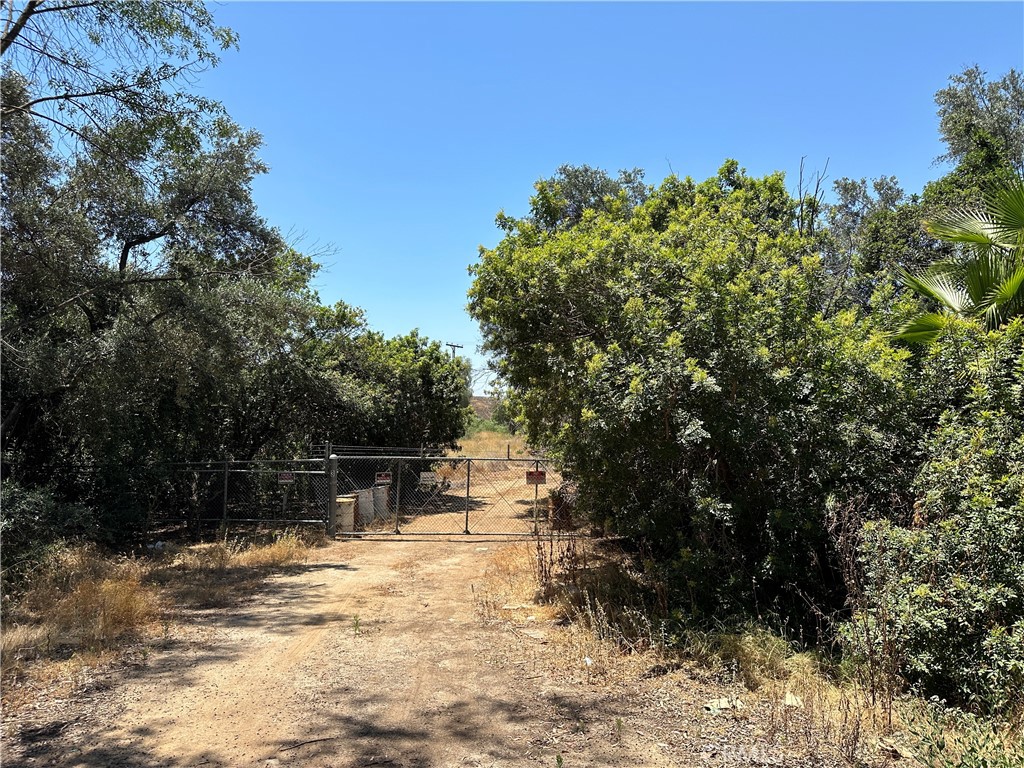 1350 Firethorn Avenue Riverside, CA 92504 - Photo 3 of 16 a view of outdoor space with seating