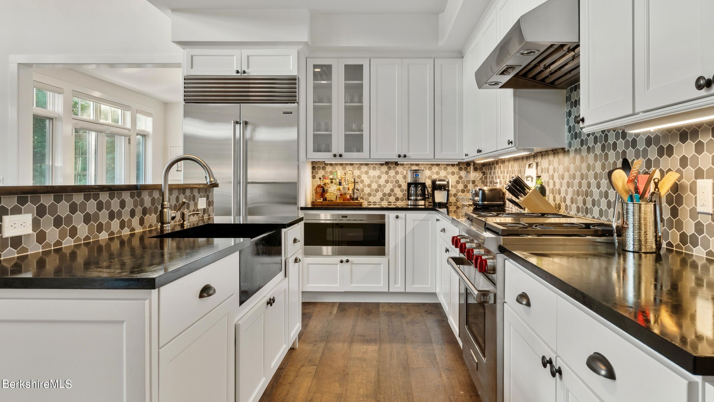 40 Sylvan Road Monterey, MA 01245 - Photo 10 of 46 KITCHEN