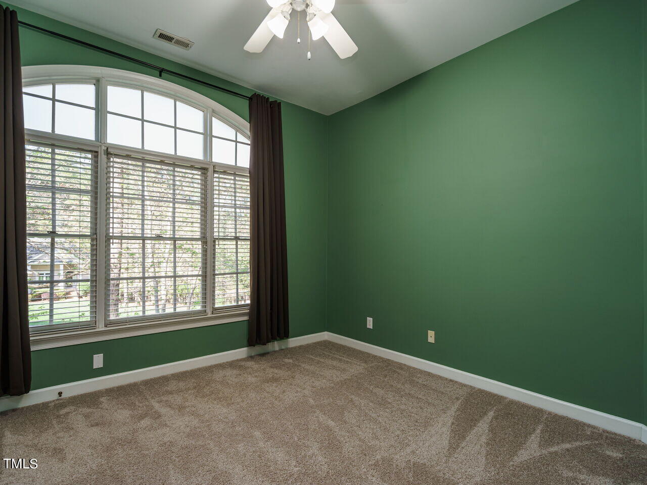 2320 Primrose Valley Court Raleigh, NC 27613 - Photo 34 of 43 an empty room with a window