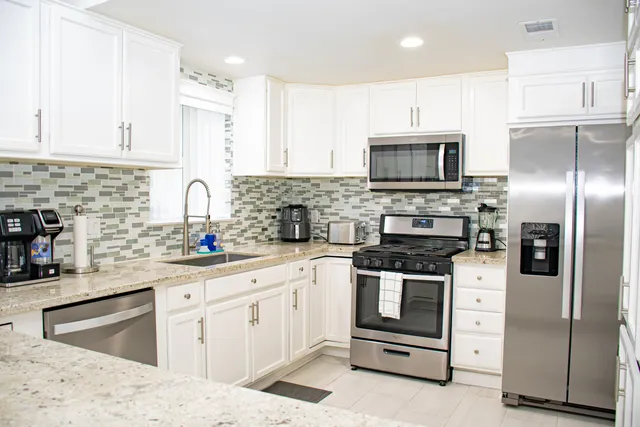 $4,000 | 80746 Columbia Avenue, Indio, CA 92201