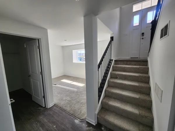 $2,800 | 1033 Atterberg Road, South Elgin, IL 60177