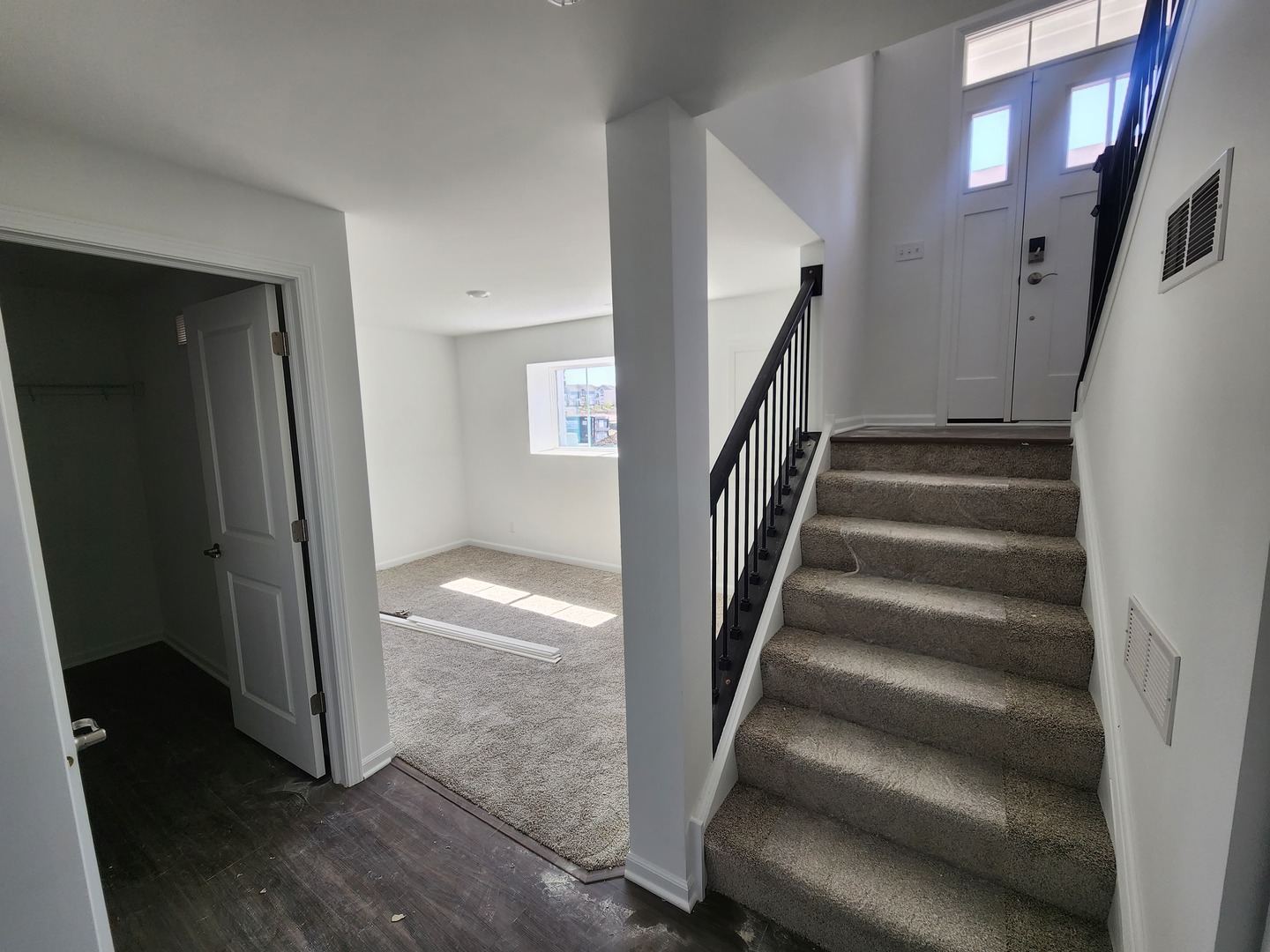 1033 Atterberg Road South Elgin, IL 60177 - Photo 12 of 25