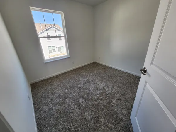 $2,800 | 1033 Atterberg Road, South Elgin, IL 60177