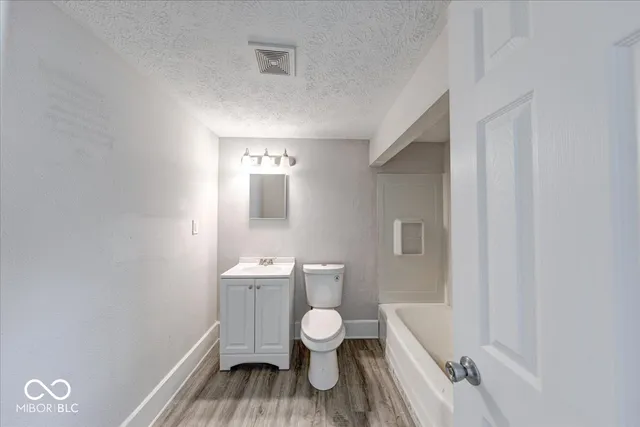 $159,900 | 625 Arbor Avenue, Indianapolis, IN 46221