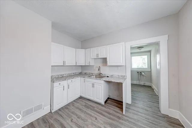 $159,900 | 625 Arbor Avenue, Indianapolis, IN 46221