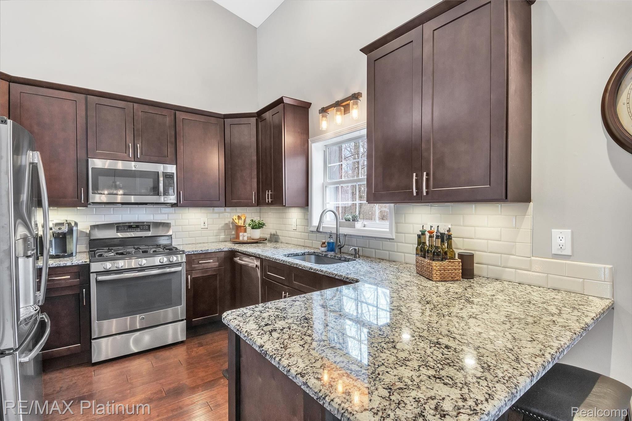 2705 Ravineside South Howell, MI 48843 - Photo 14 of 60 14-2705-Ravineside-Windowstill-Real-Estate-Photography-14.jpg