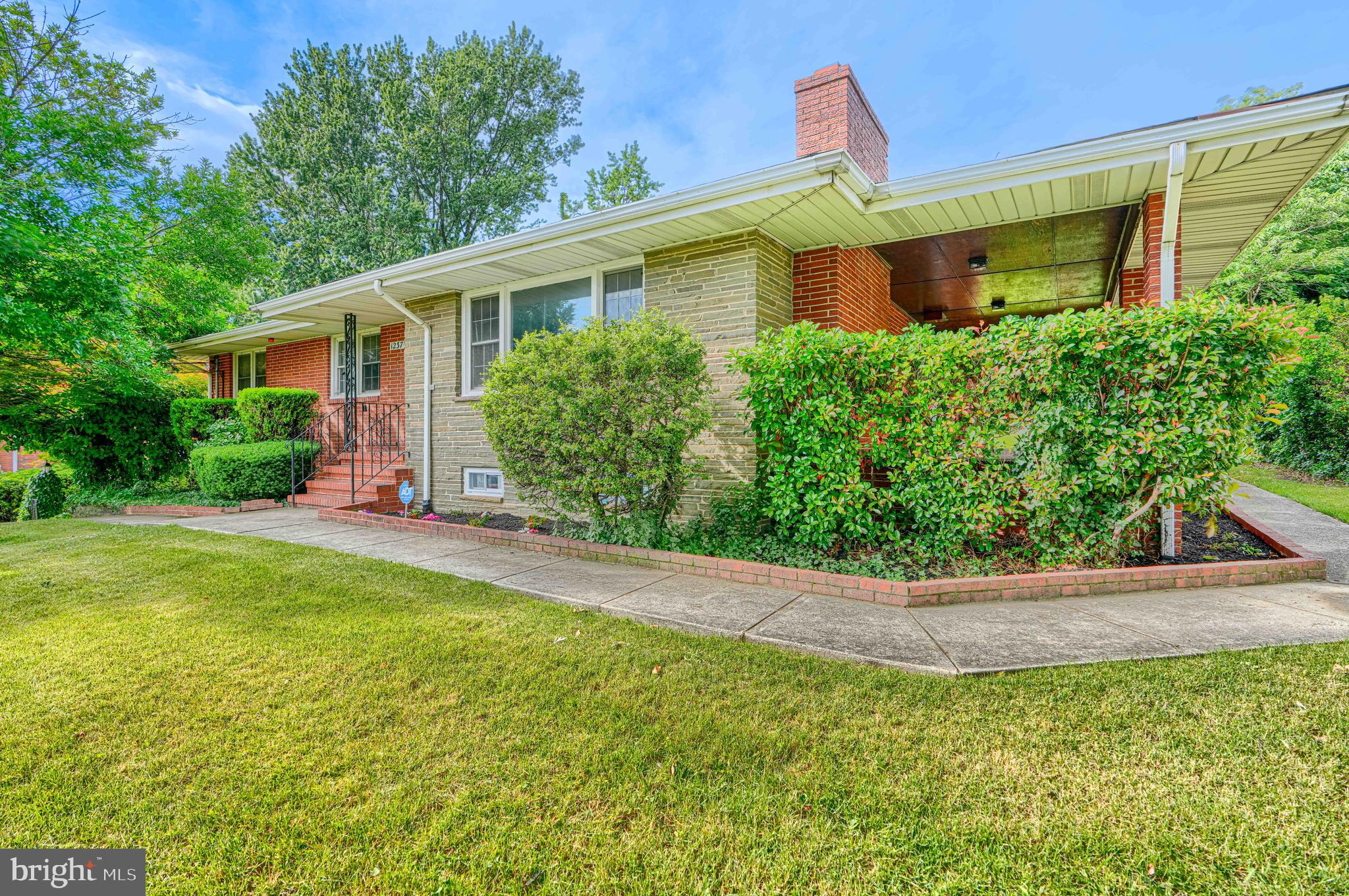 1237 South 48th Street Baltimore, MD 21222 - Photo 4 of 70