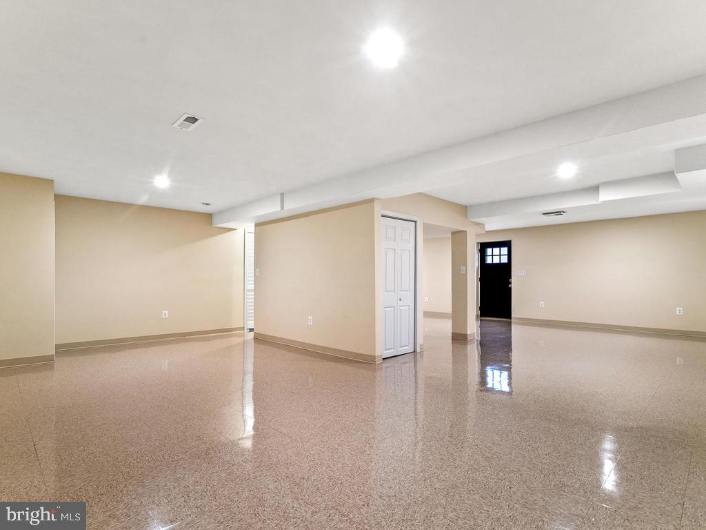 3113 Birchtree Lane Silver Spring, MD 20906 - Photo 40 of 49 Gallery Image 40