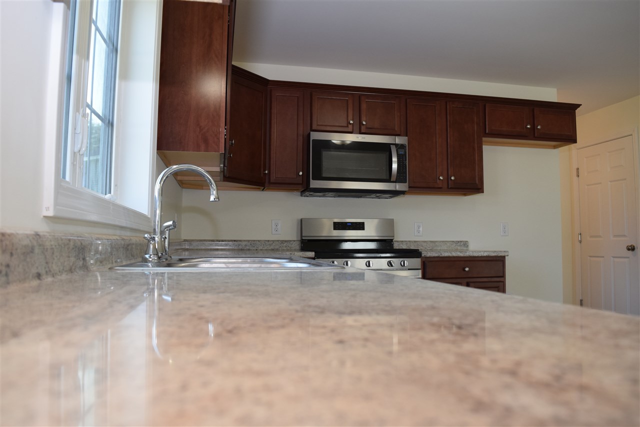 84 Miller's Farm Drive, Unit 96 Rochester, NH 03868 - Photo 7 of 14 Gallery Image 7