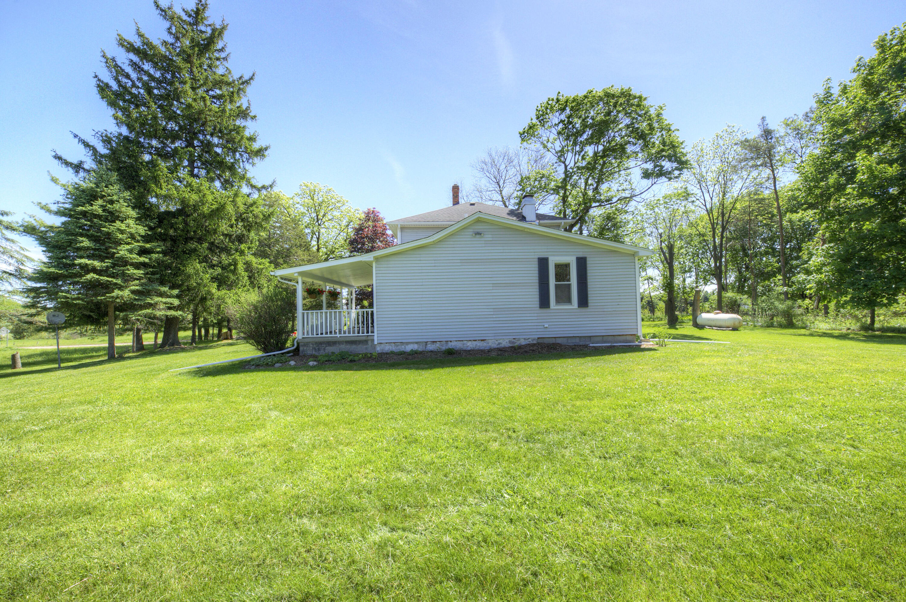 15610 Arnold Road Gregory, MI 48137 - Photo 18 of 90 House Back with porch