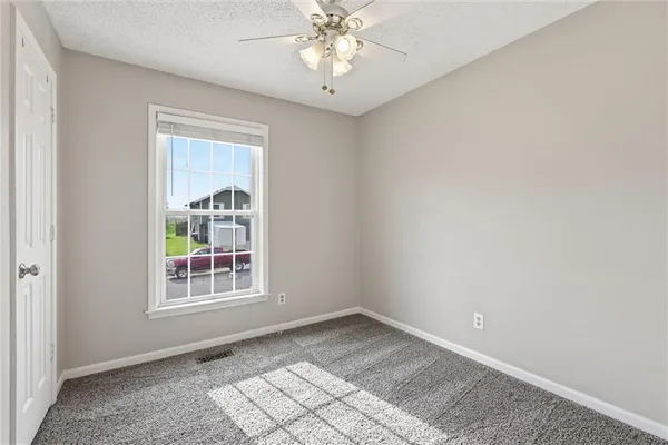 $300,000 | 10103 North Central Street, Kansas City, MO 64155