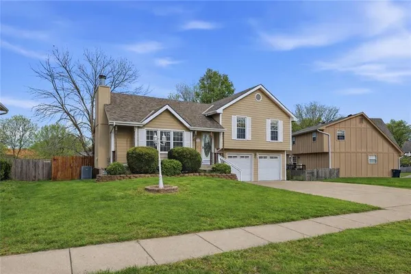 $300,000 | 10103 North Central Street, Kansas City, MO 64155
