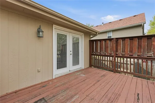 $300,000 | 10103 North Central Street, Kansas City, MO 64155