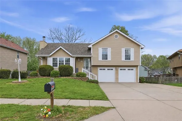 $300,000 | 10103 North Central Street, Kansas City, MO 64155
