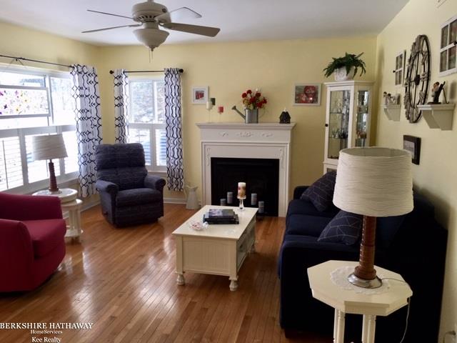 2138 Walton Blvd. Rochester, MI 48309 - Photo 6 of 27 31369989-5.JPG