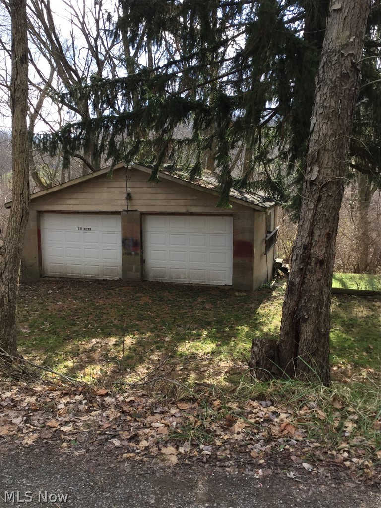 711 Center Road East Liverpool, OH 43920 - Photo 2 of 5 Gallery Image 2