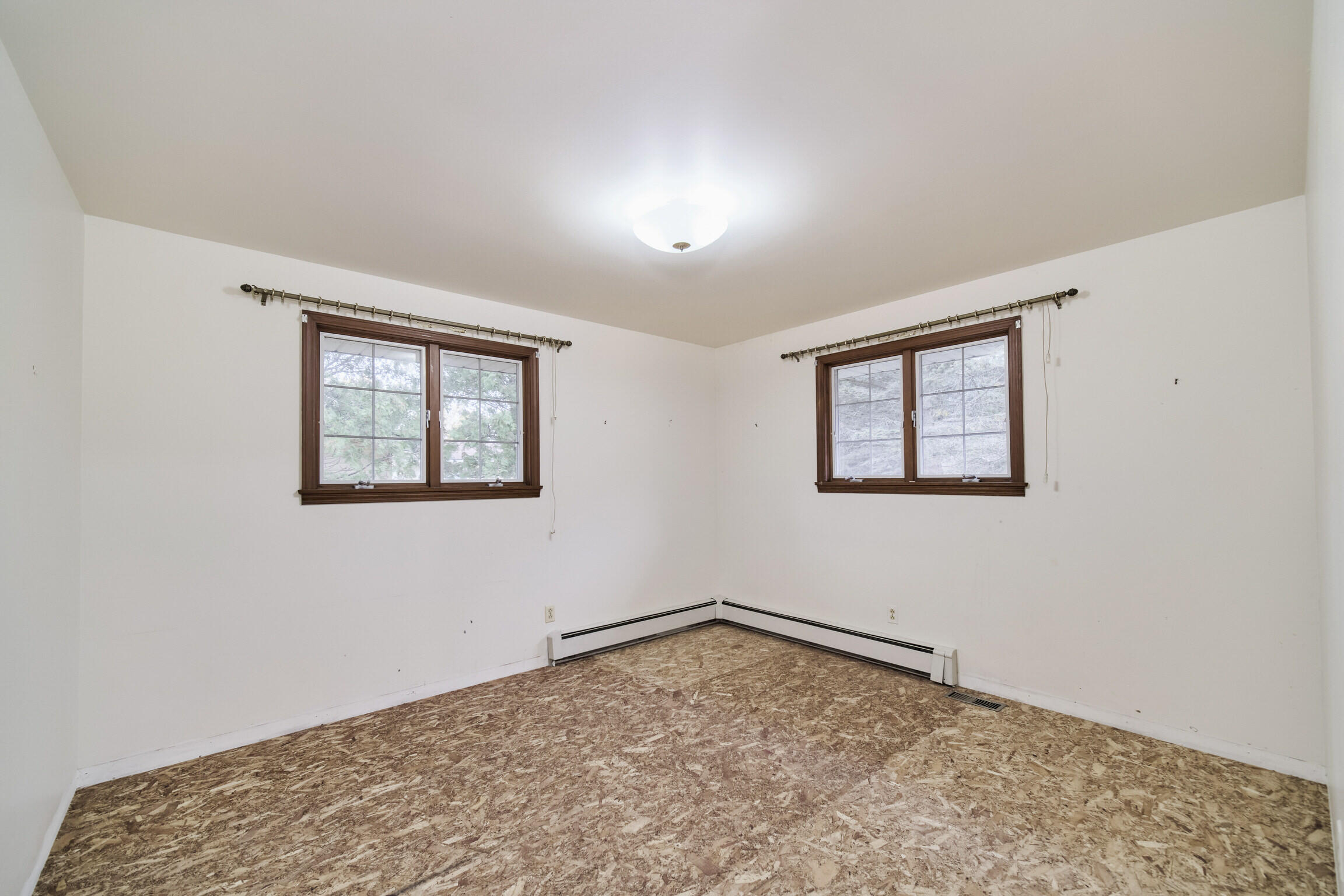 820 Robinson Street Manistee, MI 49660 - Photo 18 of 37 Primary Bedroom