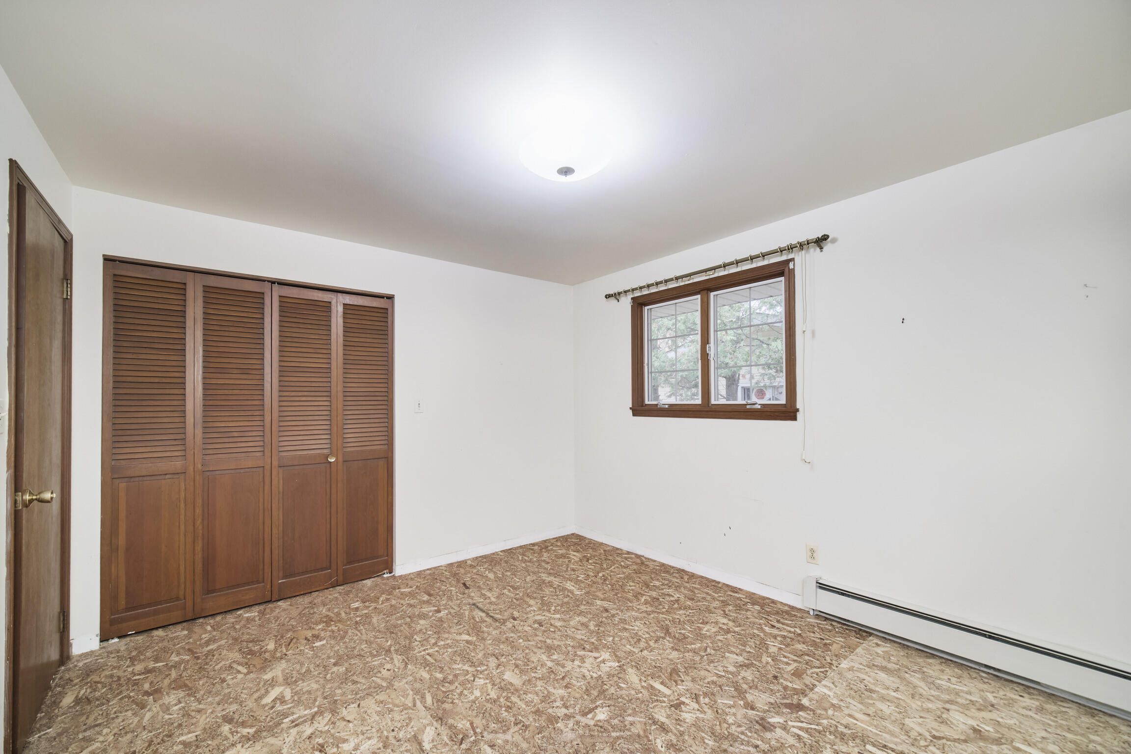 820 Robinson Street Manistee, MI 49660 - Photo 19 of 37 Primary Bedroom