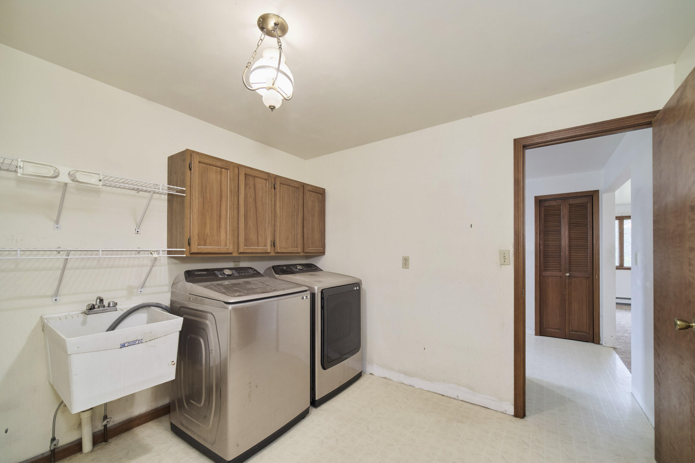 820 Robinson Street Manistee, MI 49660 - Photo 24 of 37 Laundry Room