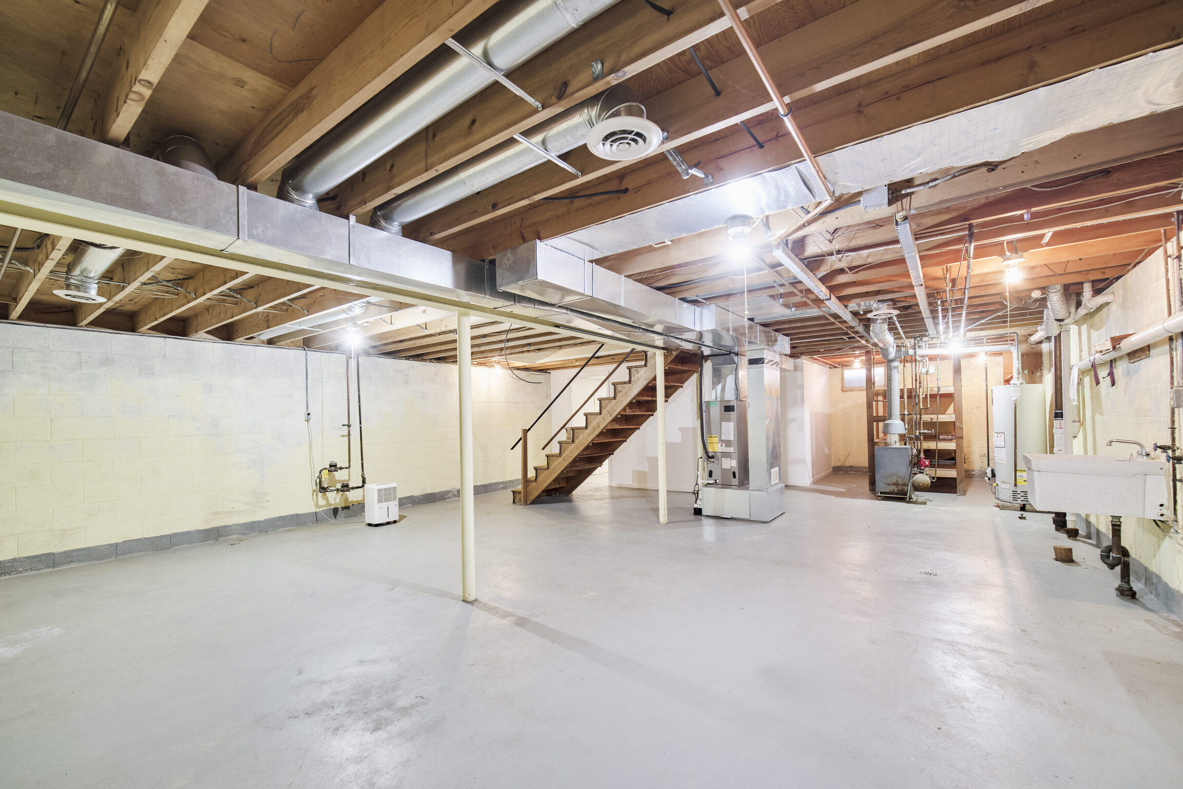 820 Robinson Street Manistee, MI 49660 - Photo 27 of 37 Basement
