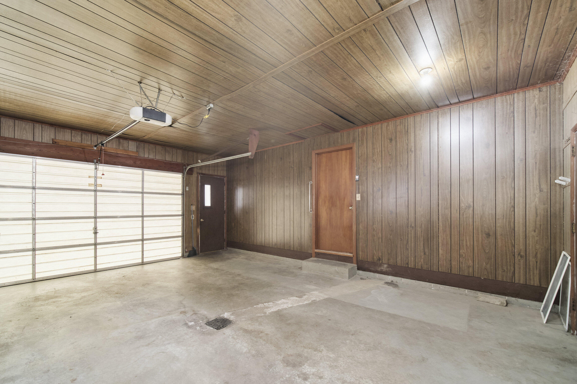 820 Robinson Street Manistee, MI 49660 - Photo 36 of 37 Garage