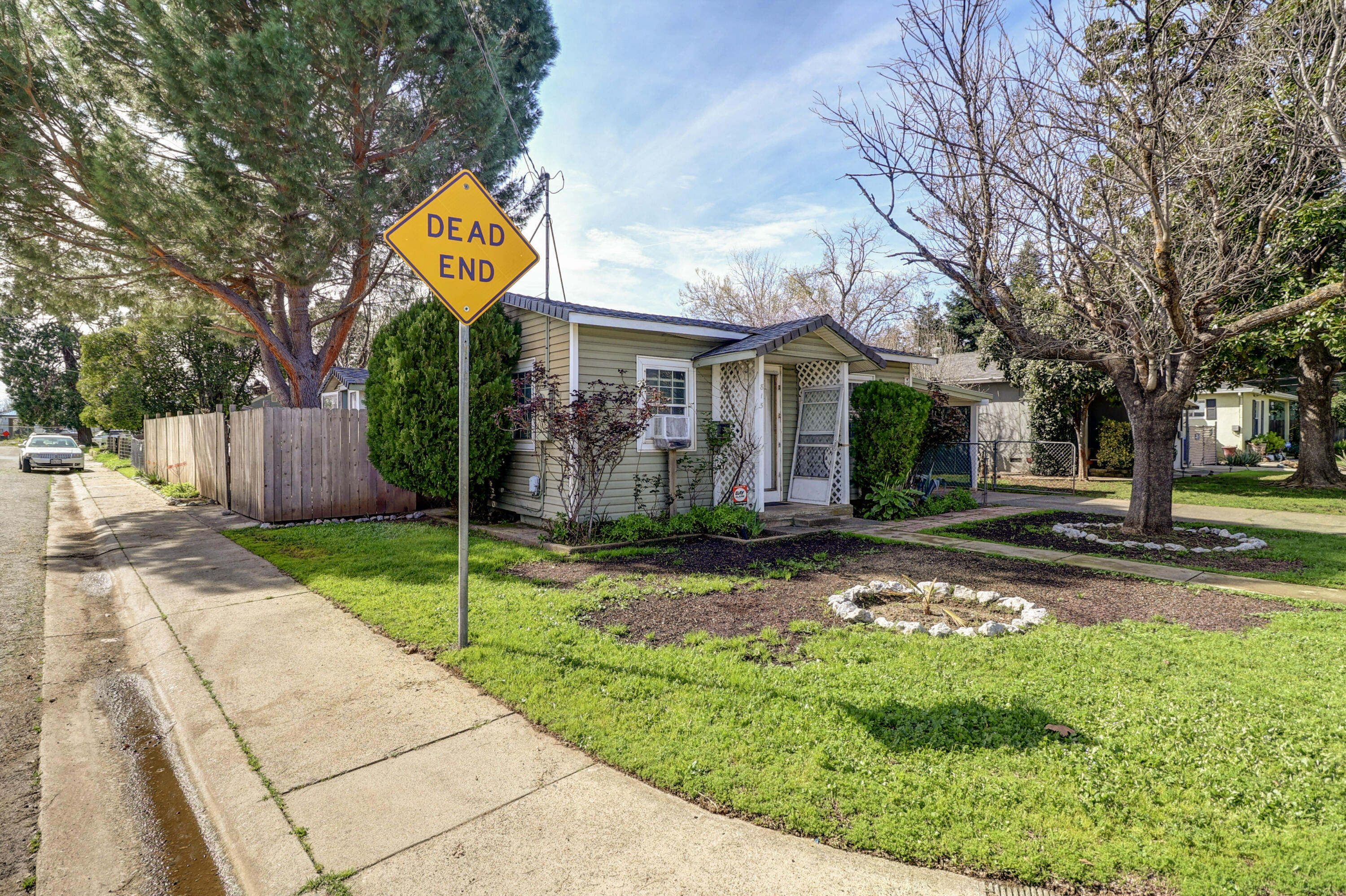 815 Locust Street Redding, CA 96001 - Photo 5 of 23 5-IMG_8833_4_5_6_7