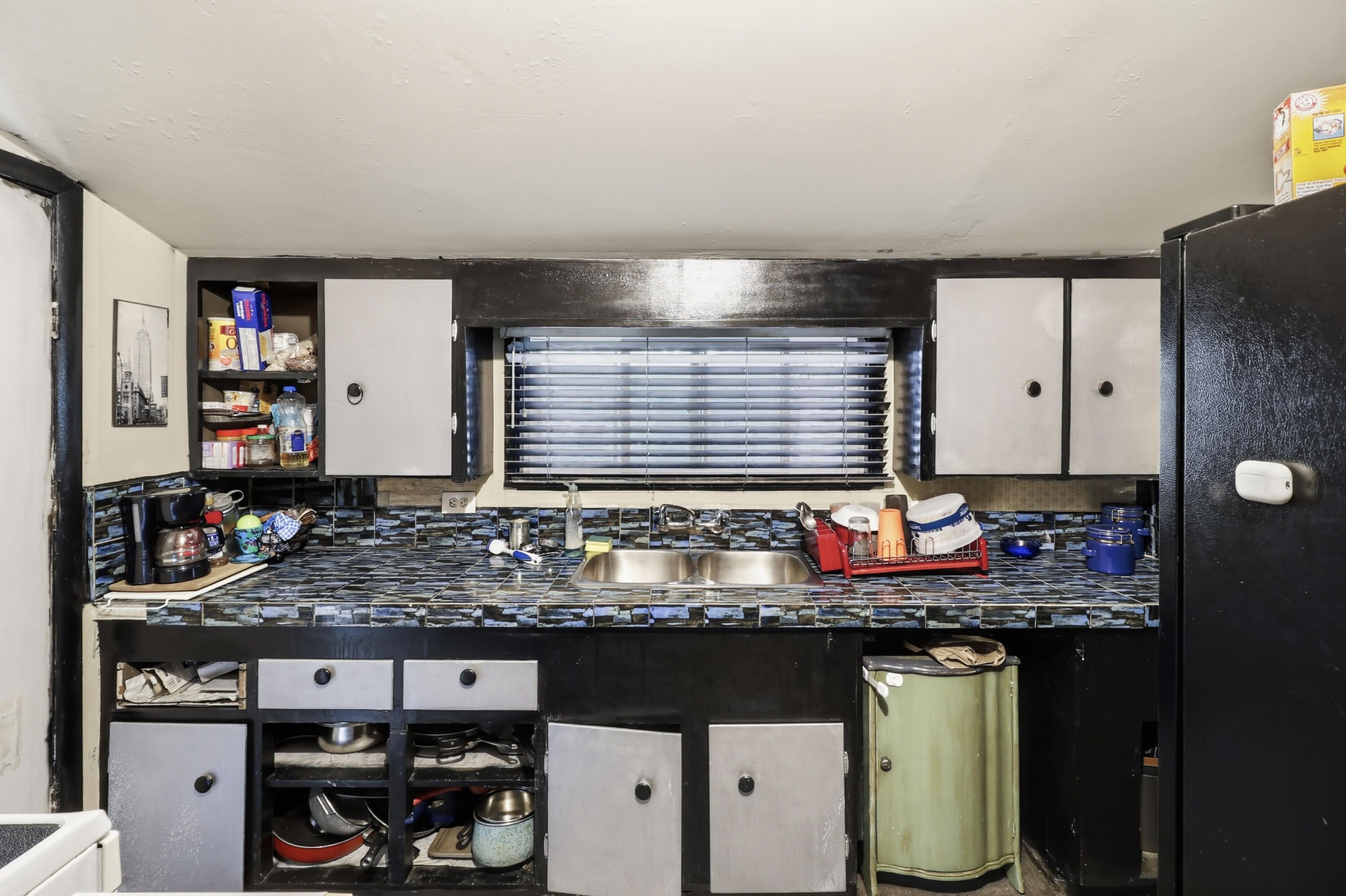 815 Locust Street Redding, CA 96001 - Photo 8 of 23 8-04