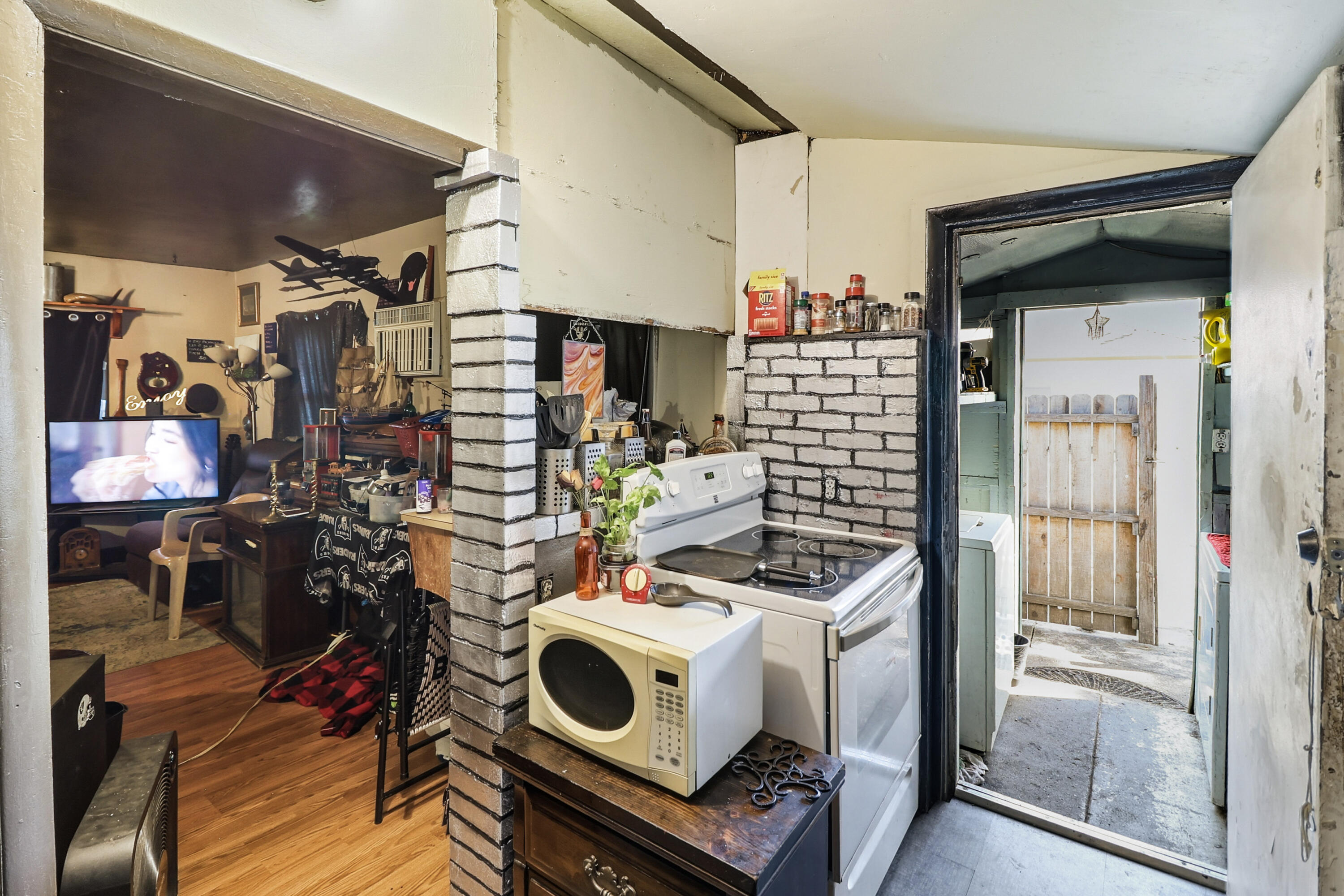 815 Locust Street Redding, CA 96001 - Photo 9 of 23 9-01 (2)