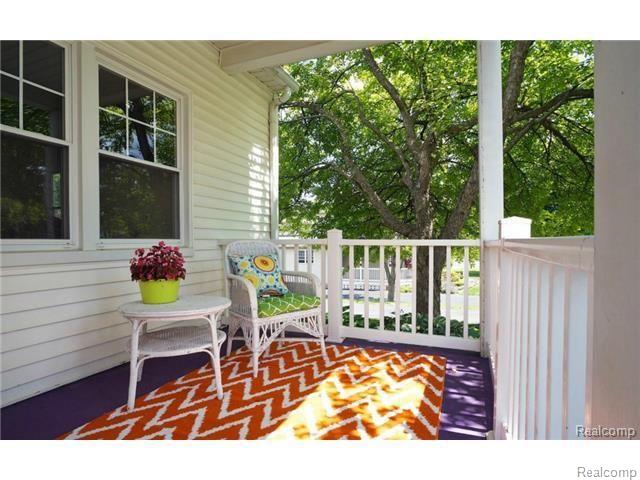 504 Maple Street Howell, MI 48843 - Photo 4 of 52 504 Maple Front Porch.jpg