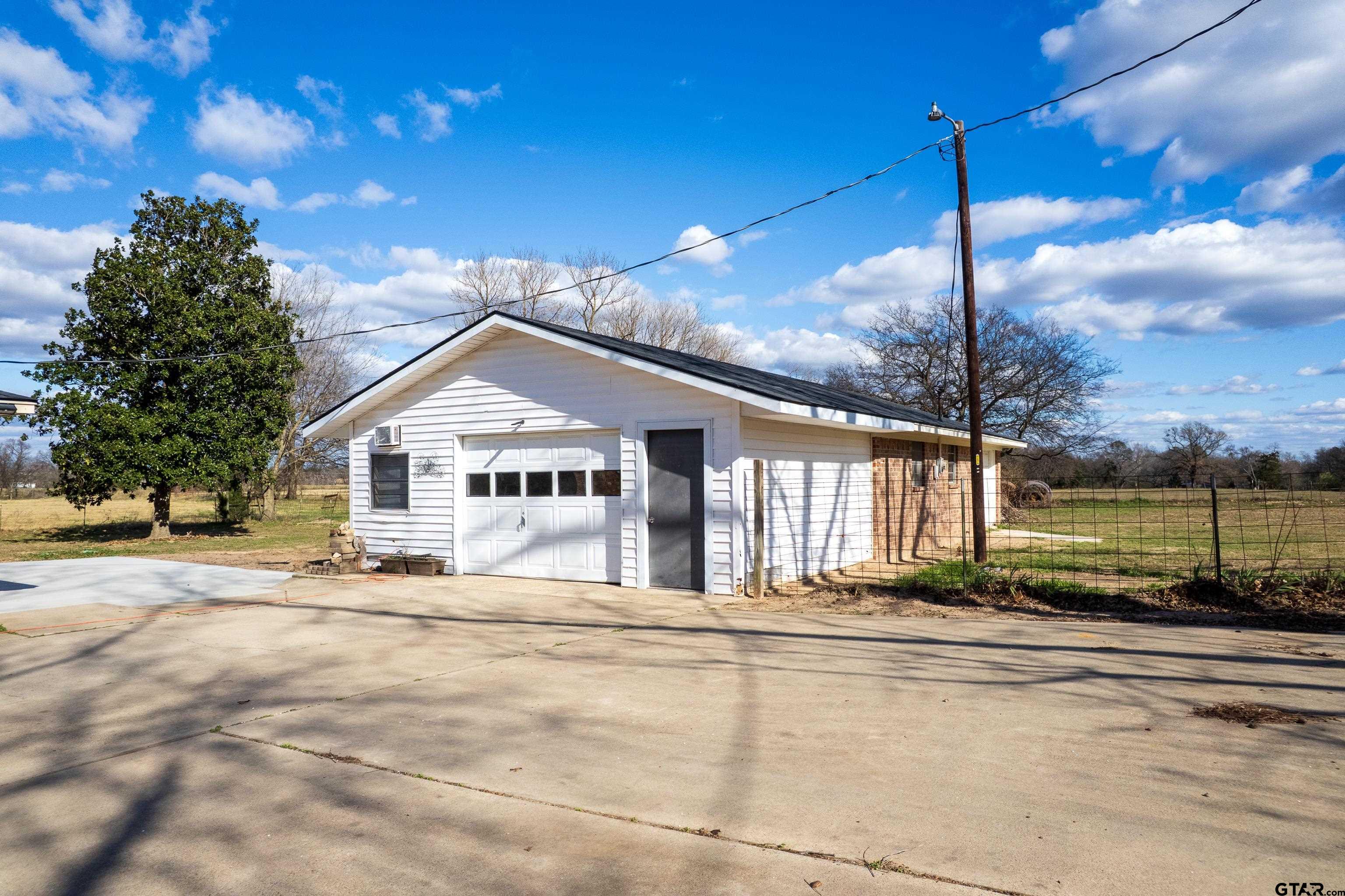 2339 Southwest County Road 3110 Mount Vernon, TX 75457 - Photo 4 of 31