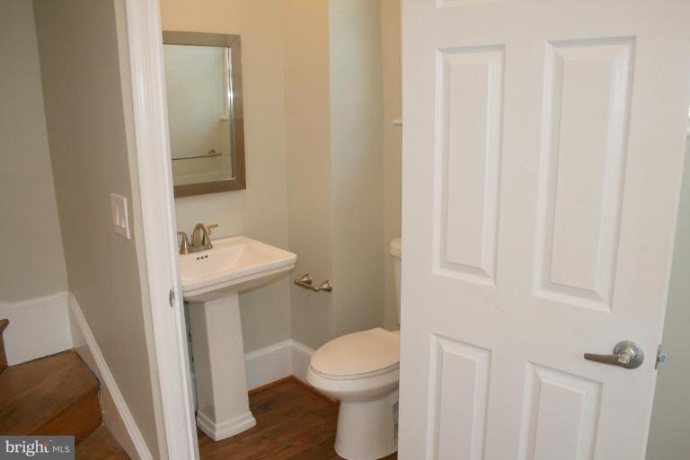 627 11th Street Northeast Washington, DC 20002 - Photo 6 of 14 Half Bath 1