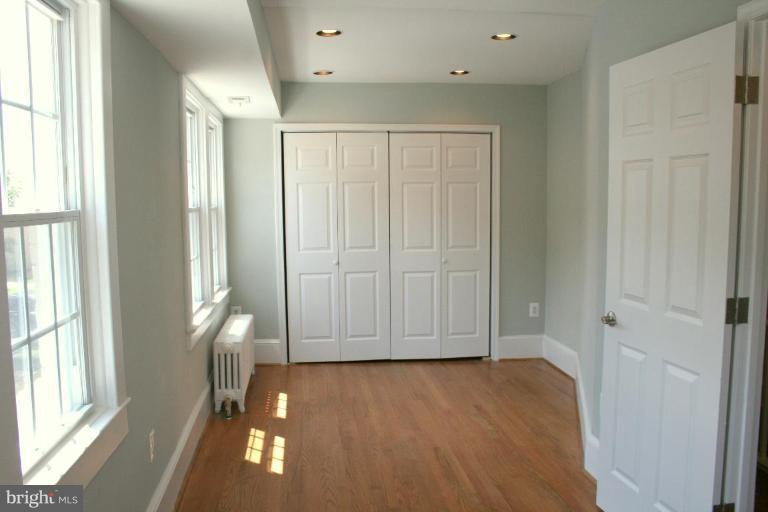 627 11th Street Northeast Washington, DC 20002 - Photo 10 of 14 Sitting Room