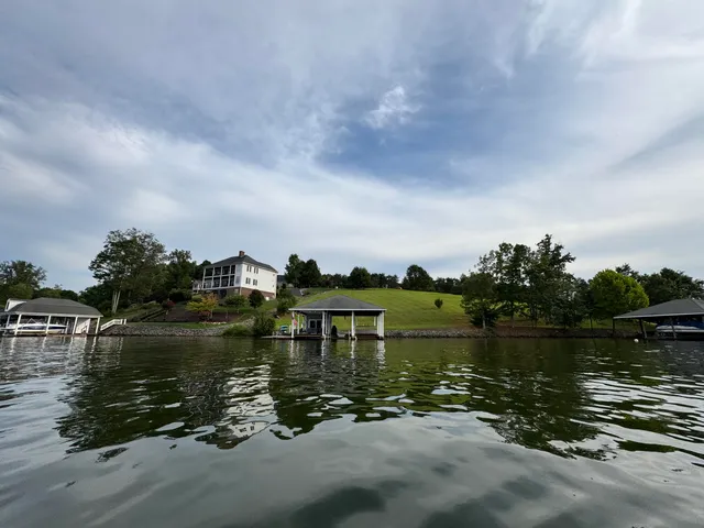 a view of a lake in between of house