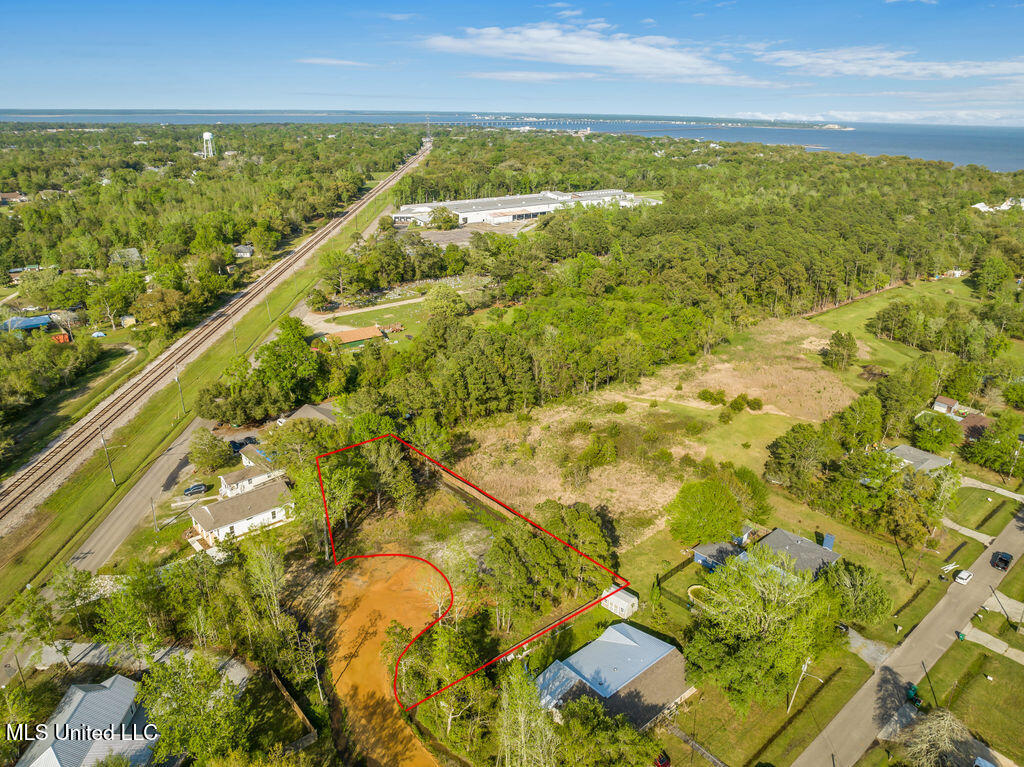 Chantilly Terrace Bay St. Louis, MS 39520 - Photo 2 of 10 KatieLot-2