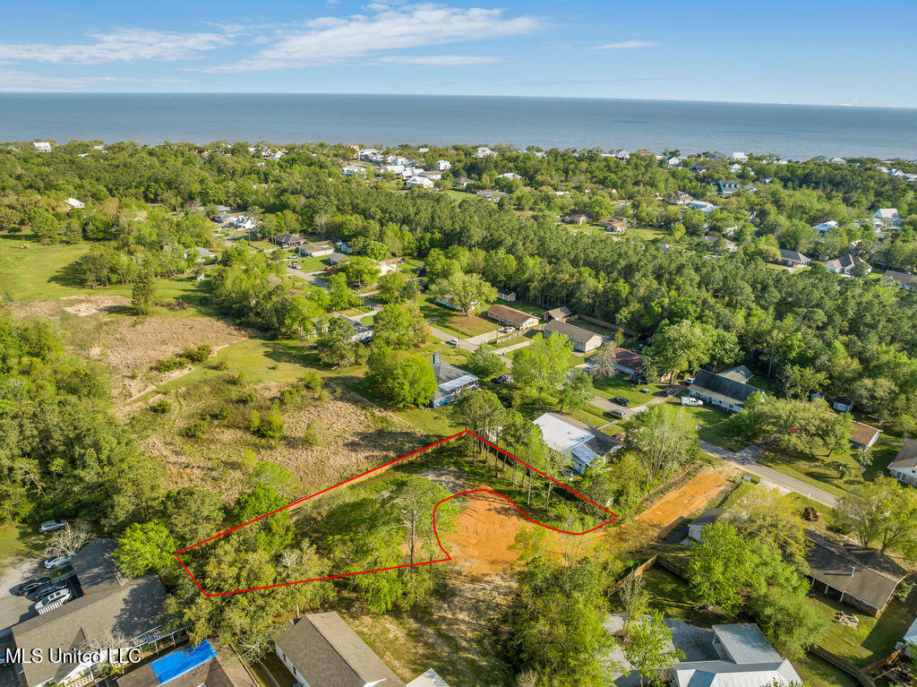 Chantilly Terrace Bay St. Louis, MS 39520 - Photo 4 of 10 KatieLot-4