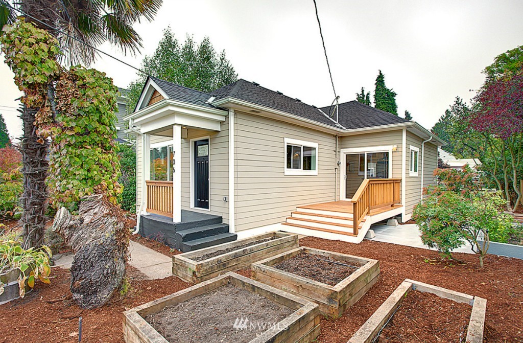706 North 74th Street Seattle, WA 98103 - Photo 2 of 25 Gallery Image 2