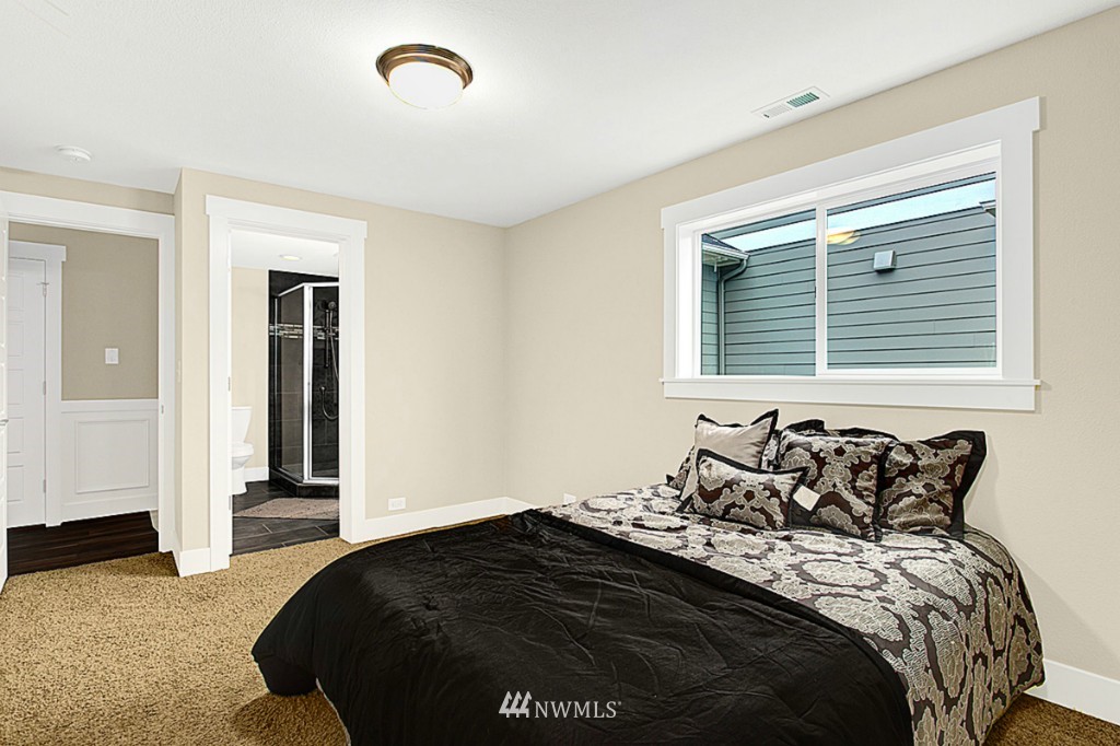 706 North 74th Street Seattle, WA 98103 - Photo 13 of 25 Gallery Image 13