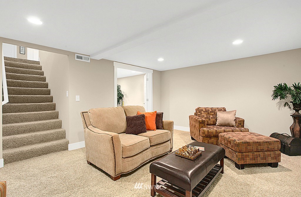 706 North 74th Street Seattle, WA 98103 - Photo 18 of 25 Gallery Image 18