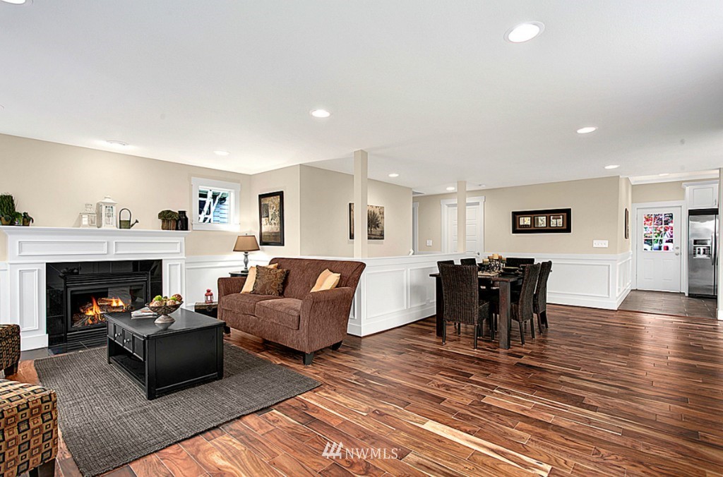 706 North 74th Street Seattle, WA 98103 - Photo 4 of 25 Gallery Image 4